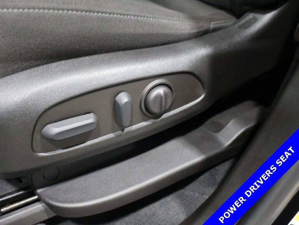 used 2023 Chevrolet Traverse car, priced at $28,900
