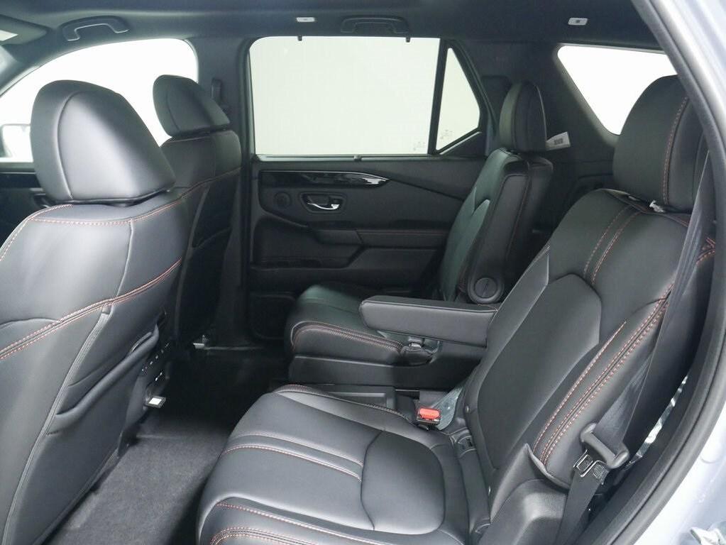 new 2025 Honda Pilot car, priced at $51,830
