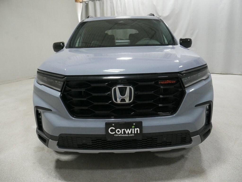 new 2025 Honda Pilot car, priced at $51,830
