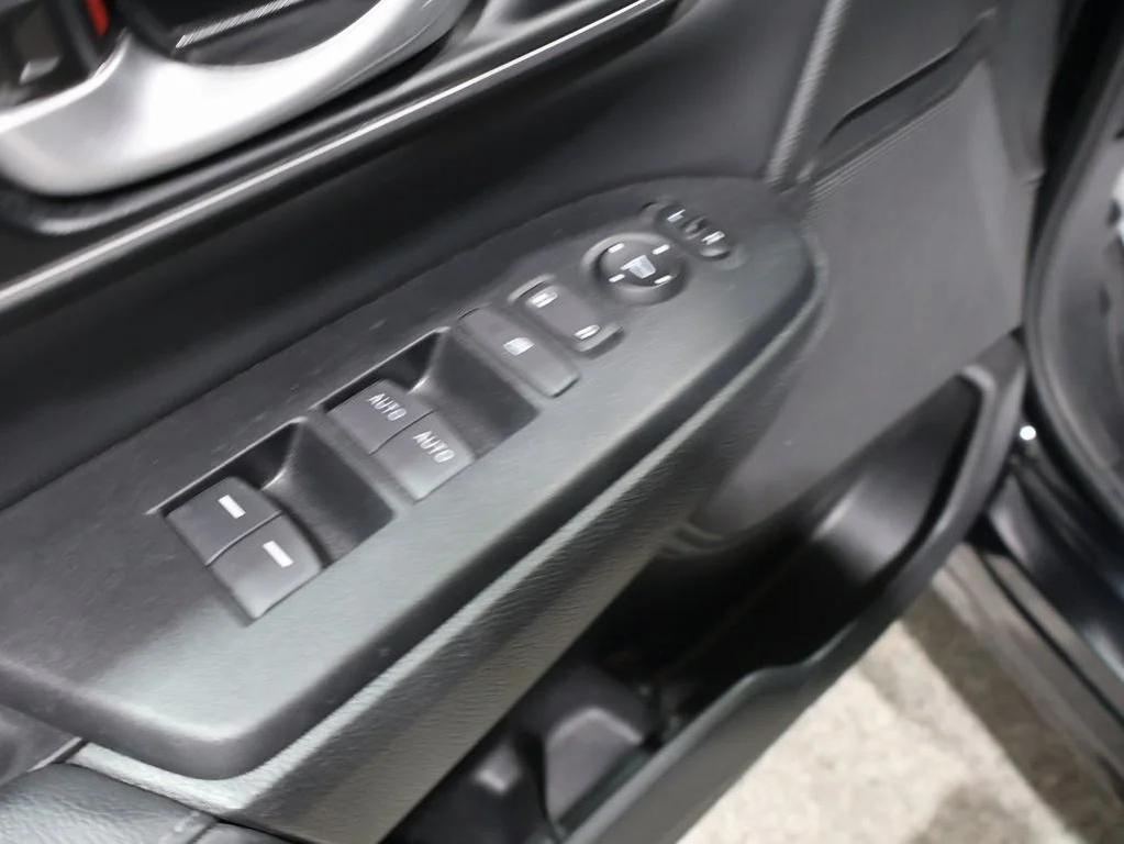 used 2021 Honda CR-V car, priced at $28,000