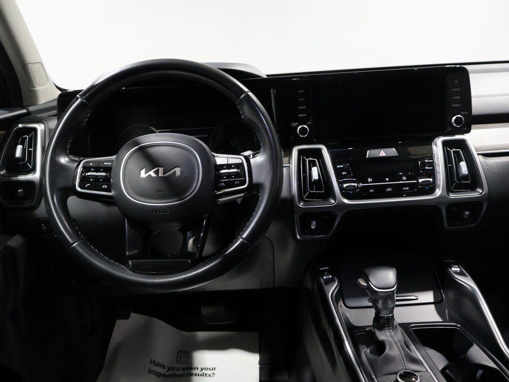 used 2023 Kia Sorento car, priced at $22,300