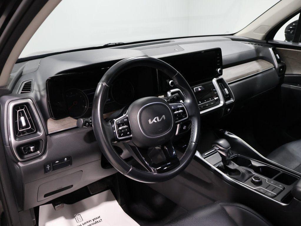 used 2023 Kia Sorento car, priced at $22,300