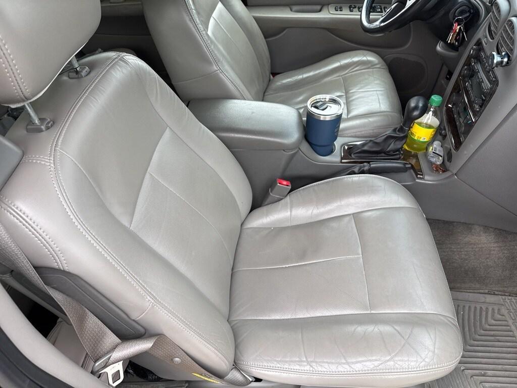 used 2004 Buick Rainier car, priced at $5,000