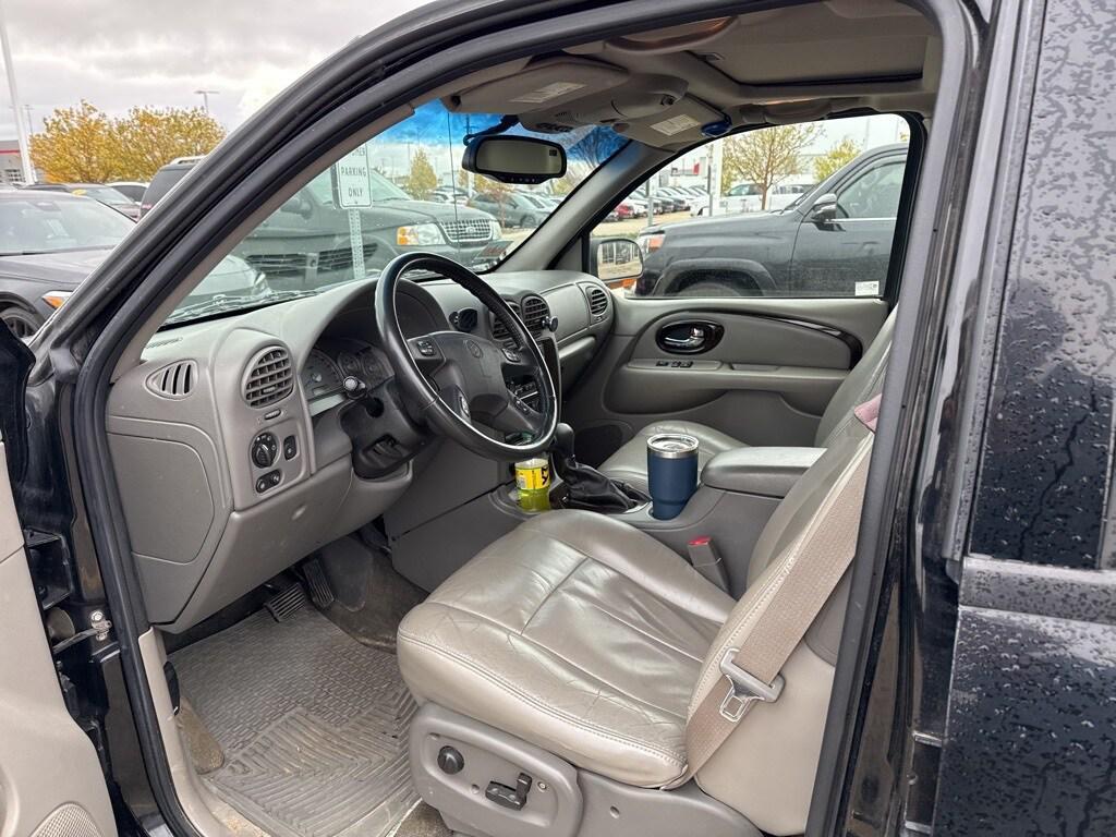 used 2004 Buick Rainier car, priced at $5,000