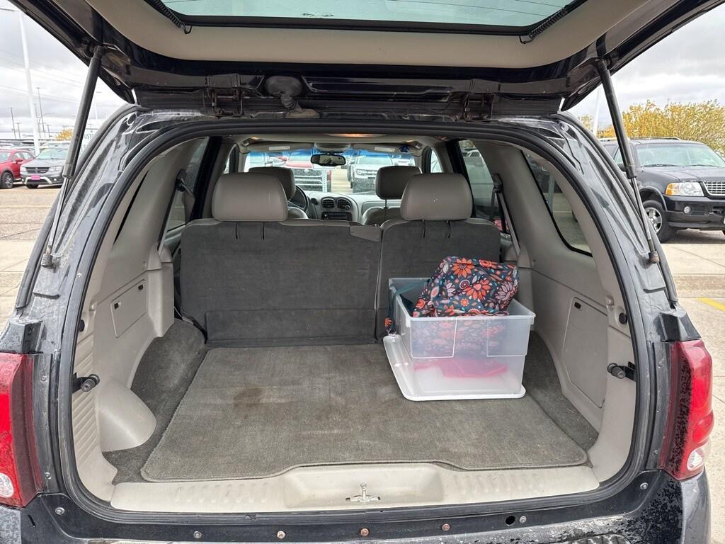 used 2004 Buick Rainier car, priced at $5,000