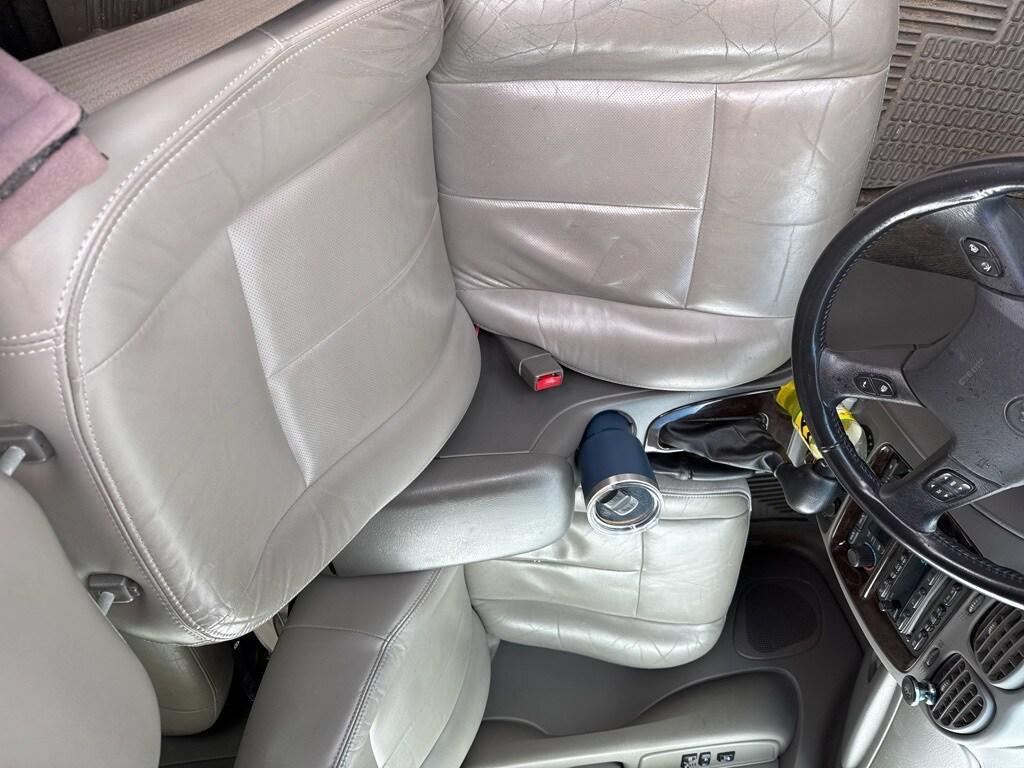 used 2004 Buick Rainier car, priced at $5,000