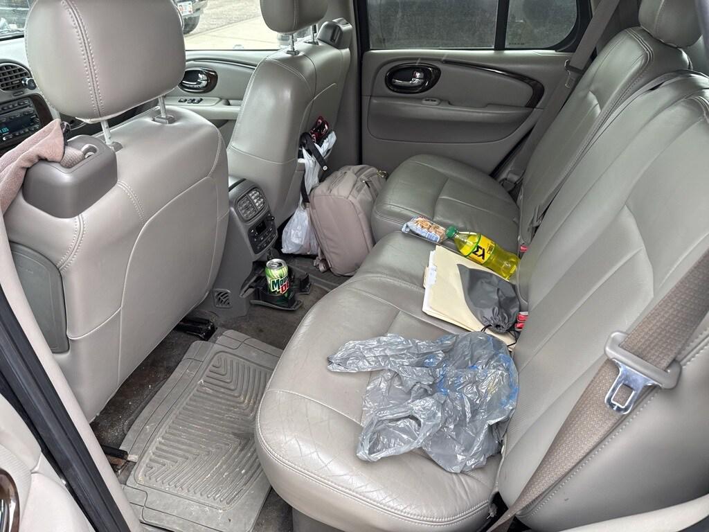 used 2004 Buick Rainier car, priced at $5,000