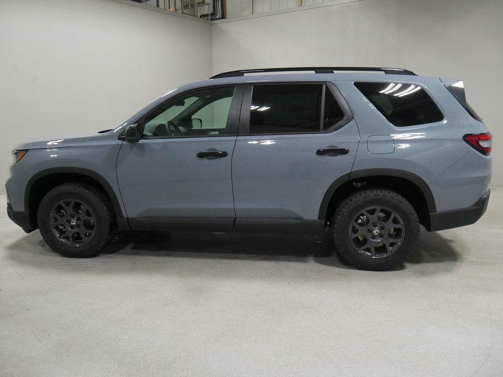 new 2025 Honda Pilot car, priced at $51,350