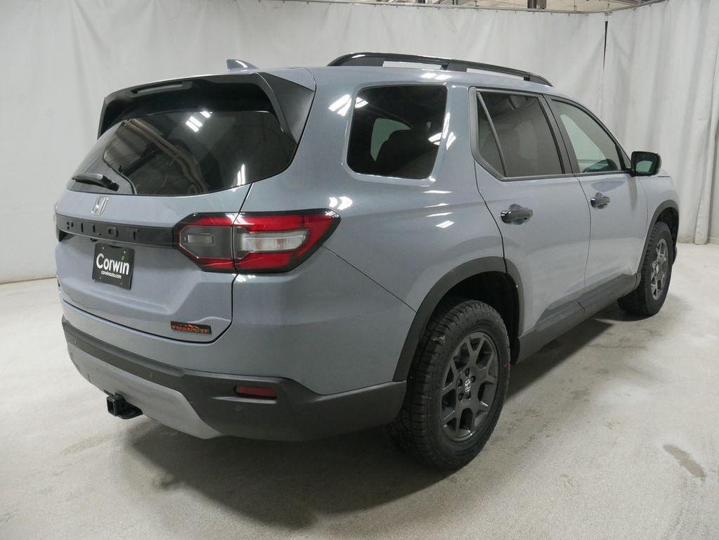 new 2025 Honda Pilot car, priced at $51,350