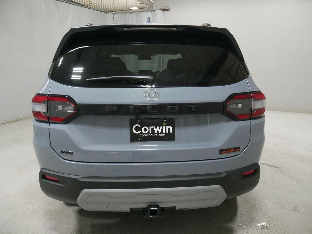 new 2025 Honda Pilot car, priced at $51,350