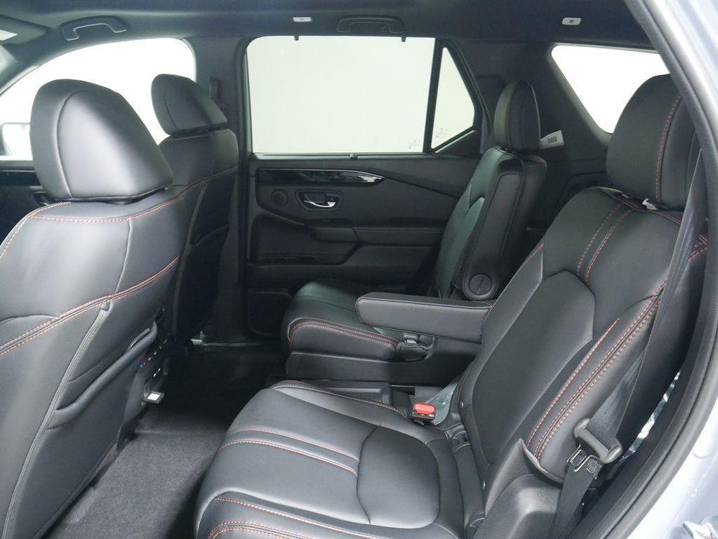 new 2025 Honda Pilot car, priced at $51,350