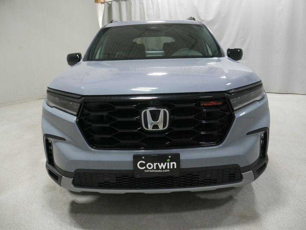 new 2025 Honda Pilot car, priced at $51,350