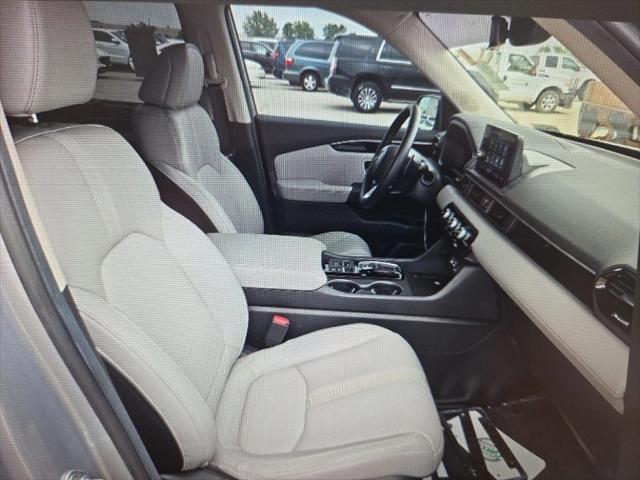 used 2025 Honda Pilot car, priced at $44,500
