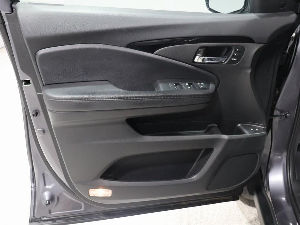 used 2022 Honda Pilot car, priced at $35,000