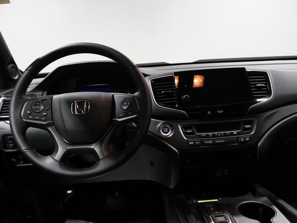 used 2025 Honda Passport car, priced at $38,500