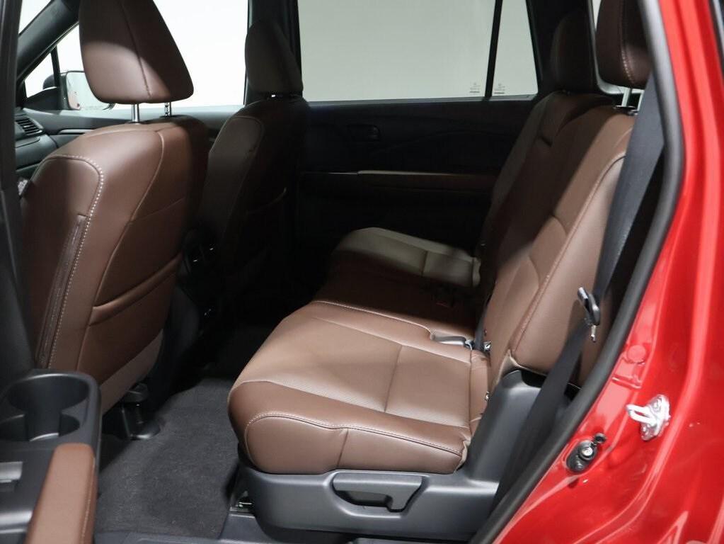 used 2025 Honda Passport car, priced at $38,500