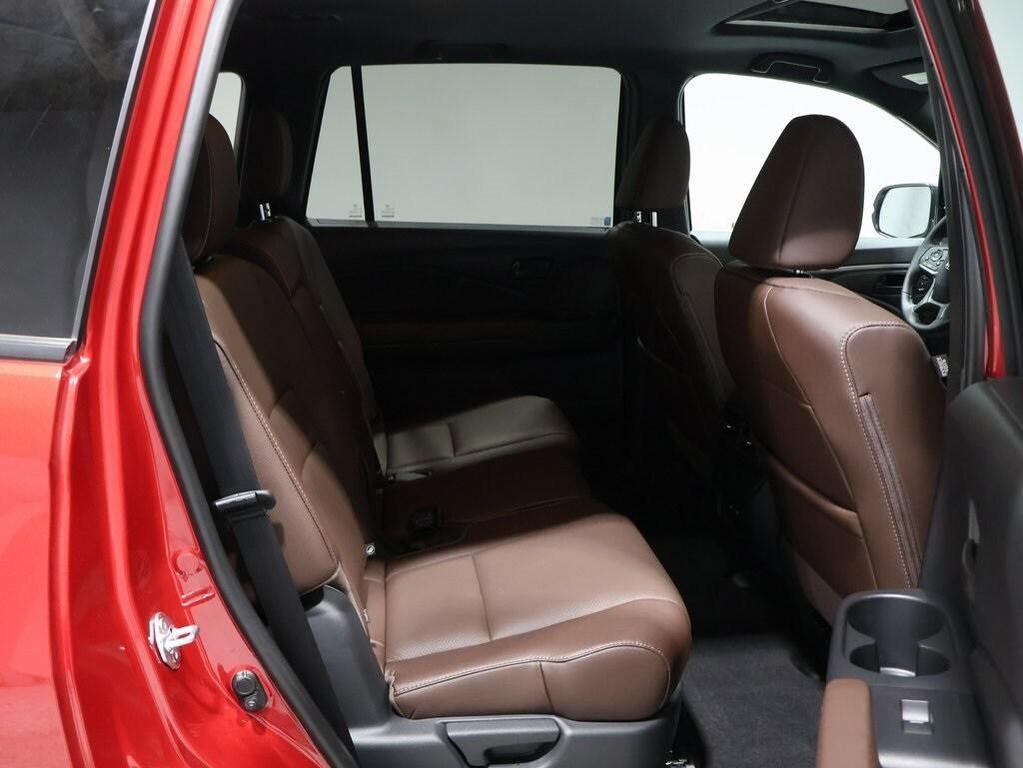 used 2025 Honda Passport car, priced at $38,500