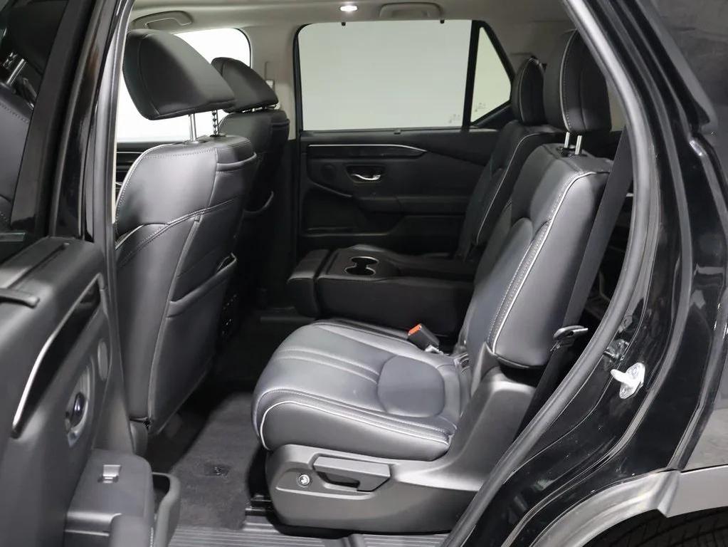 used 2025 Honda Pilot car, priced at $48,900