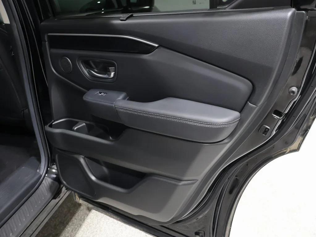 used 2025 Honda Pilot car, priced at $48,900