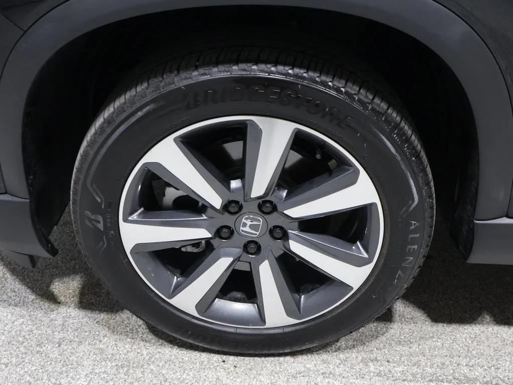 used 2025 Honda Pilot car, priced at $48,900