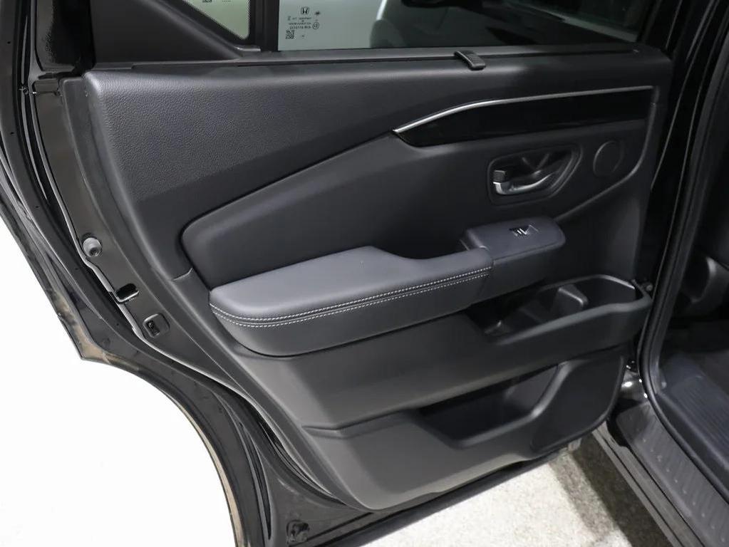 used 2025 Honda Pilot car, priced at $48,900