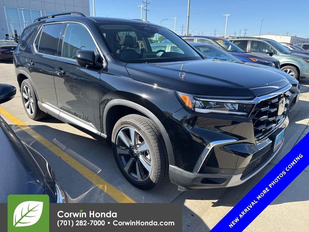 used 2025 Honda Pilot car, priced at $48,900