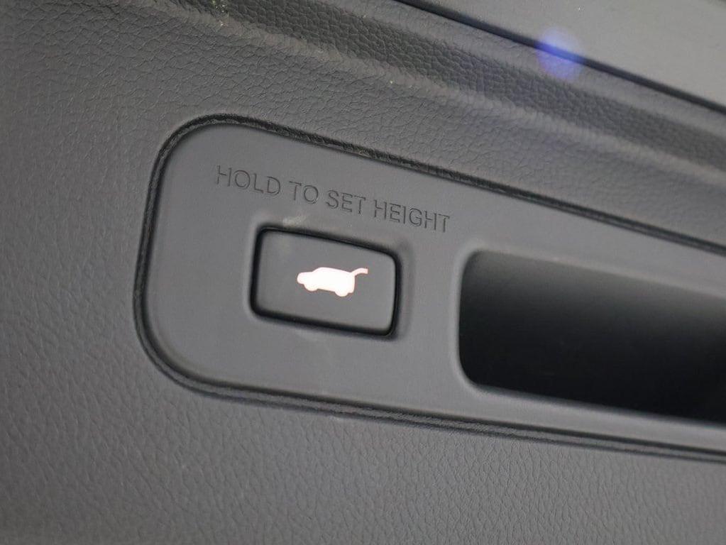 used 2025 Honda Pilot car, priced at $48,900