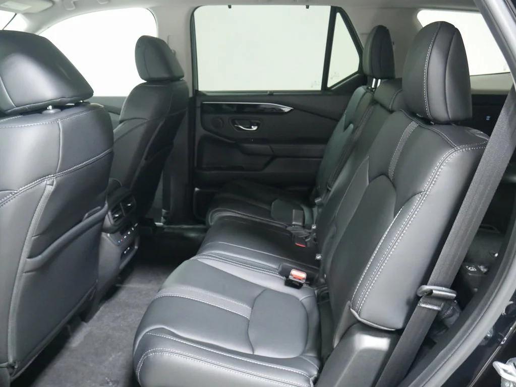 new 2025 Honda Pilot car, priced at $47,095
