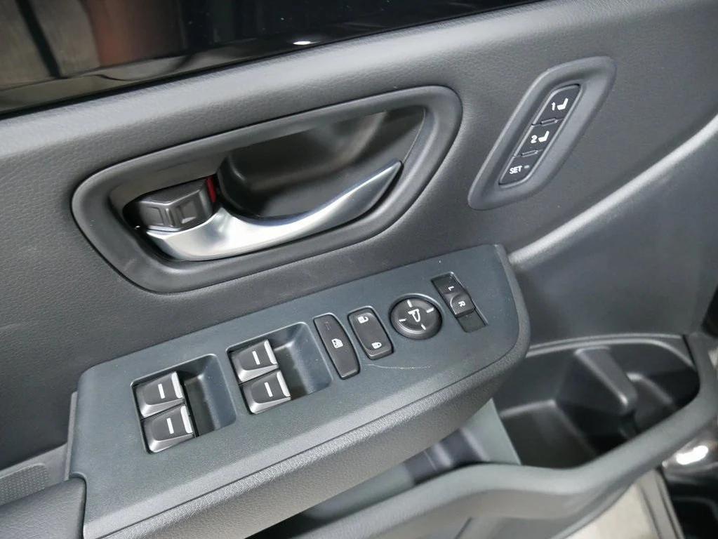 new 2025 Honda Pilot car, priced at $47,095