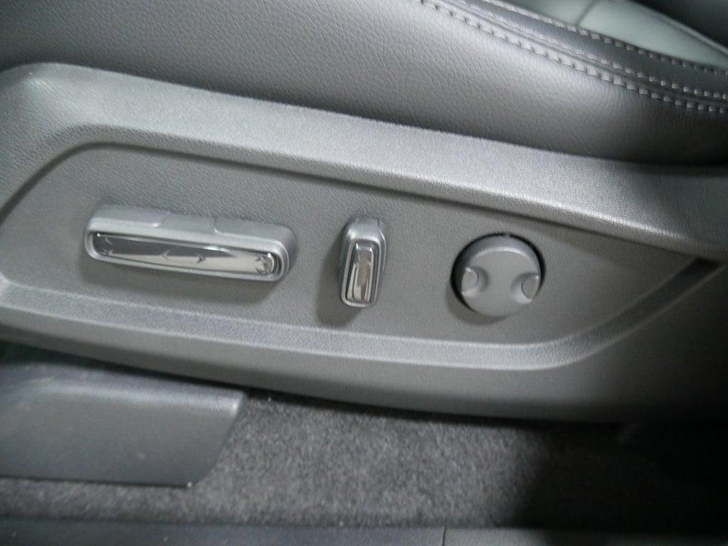 new 2025 Honda Pilot car, priced at $47,095