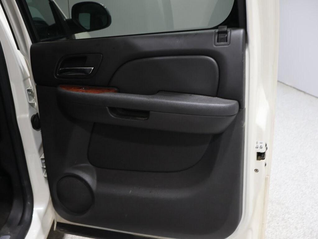 used 2013 Chevrolet Avalanche car, priced at $15,200