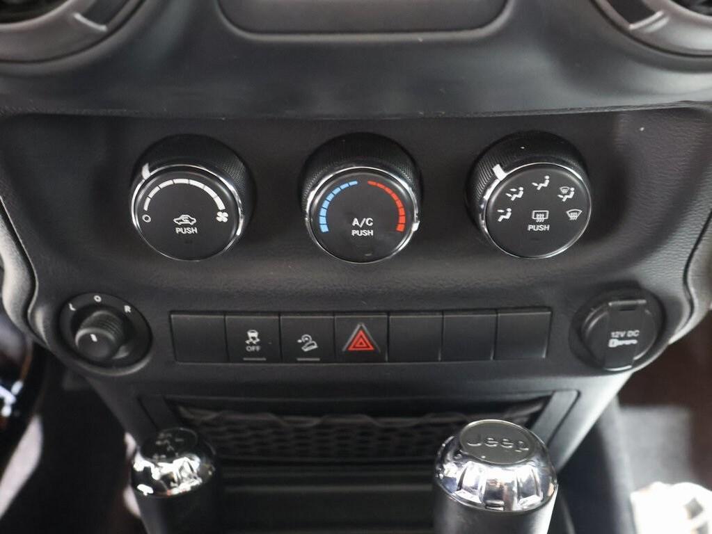used 2013 Jeep Wrangler Unlimited car, priced at $17,500