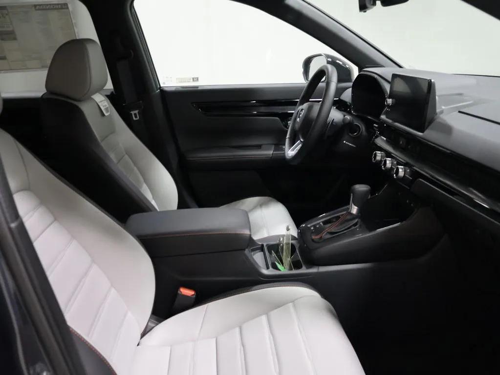 new 2026 Honda CR-V Hybrid car, priced at $43,700