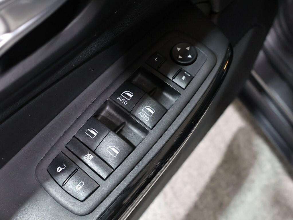 used 2023 Jeep Cherokee car, priced at $21,900