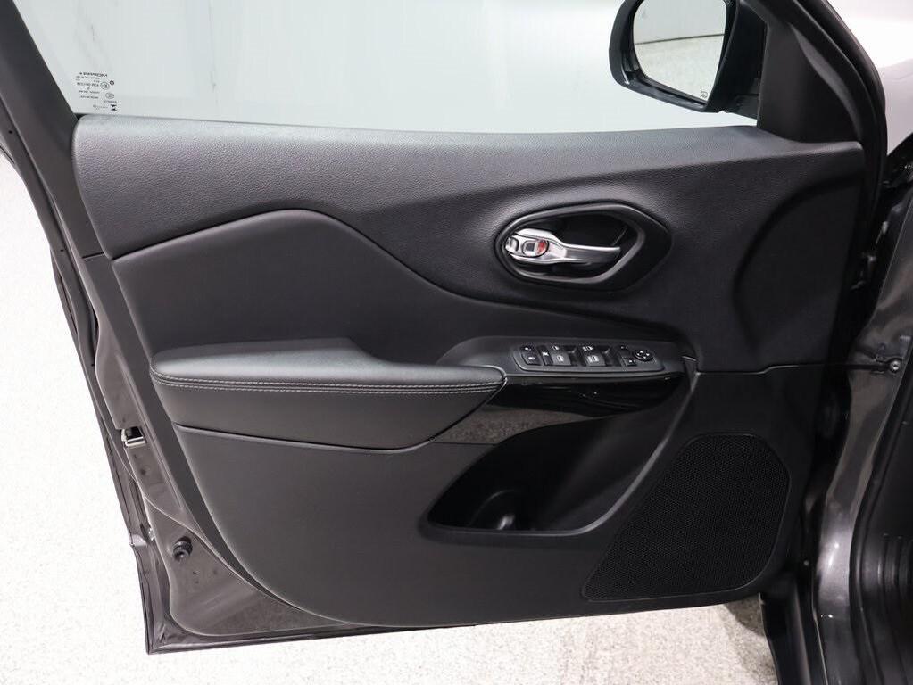 used 2023 Jeep Cherokee car, priced at $21,900