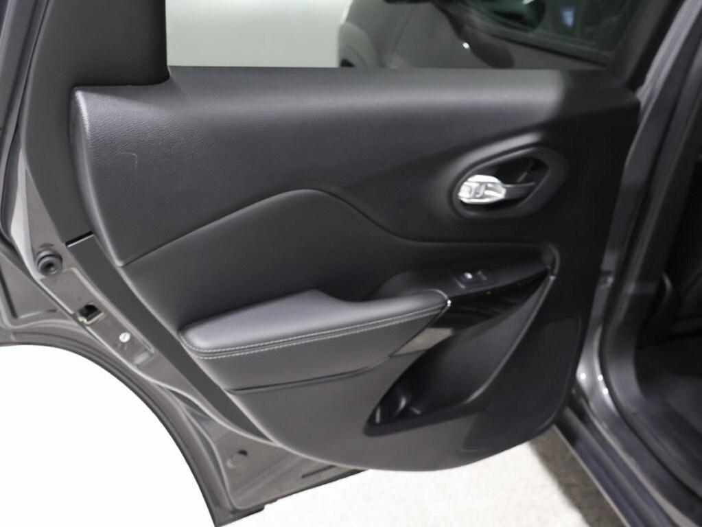 used 2023 Jeep Cherokee car, priced at $21,900