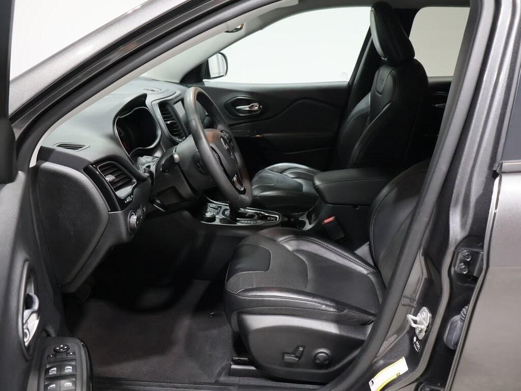 used 2023 Jeep Cherokee car, priced at $21,900