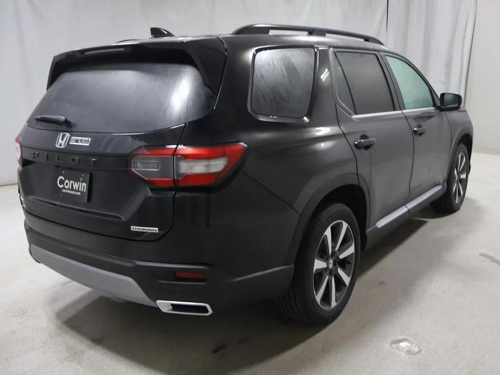 new 2025 Honda Pilot car, priced at $51,935