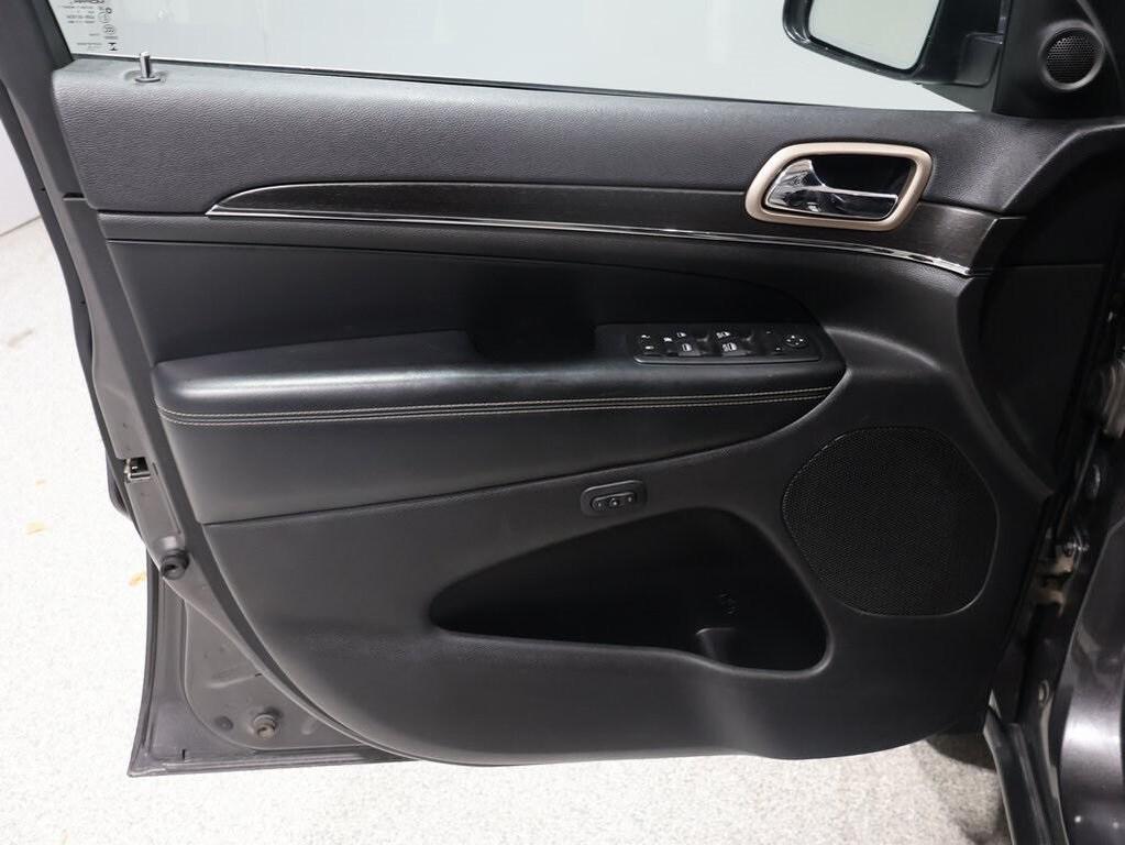 used 2015 Jeep Grand Cherokee car, priced at $14,900