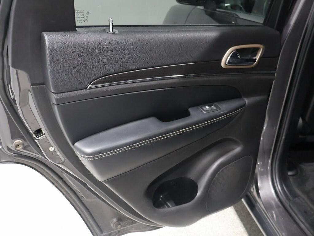 used 2015 Jeep Grand Cherokee car, priced at $14,900