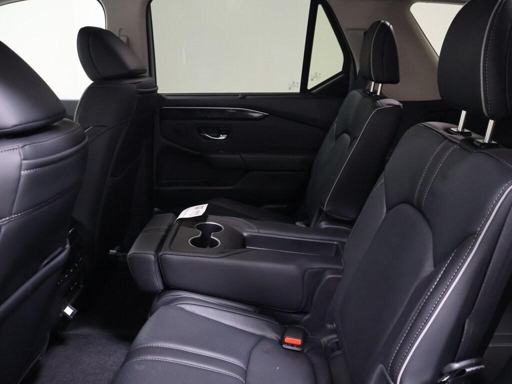 new 2025 Honda Pilot car, priced at $52,104