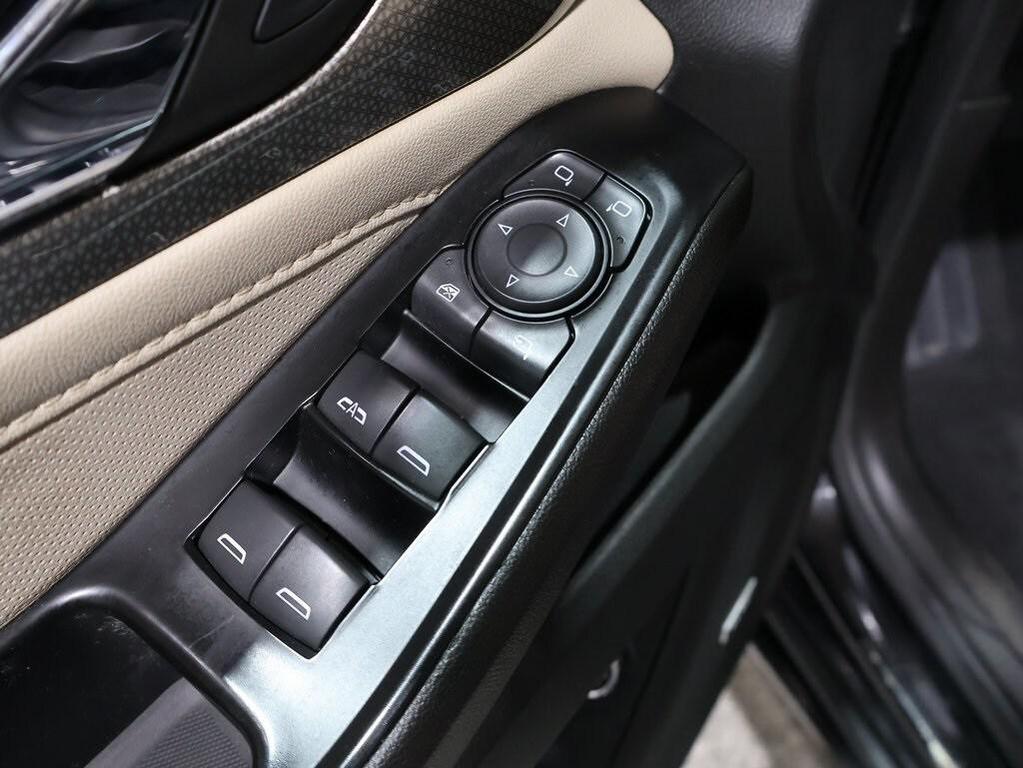 used 2023 Chevrolet Traverse car, priced at $30,900