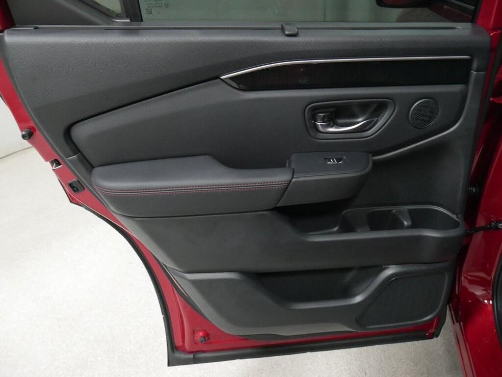 new 2025 Honda Pilot car, priced at $56,530