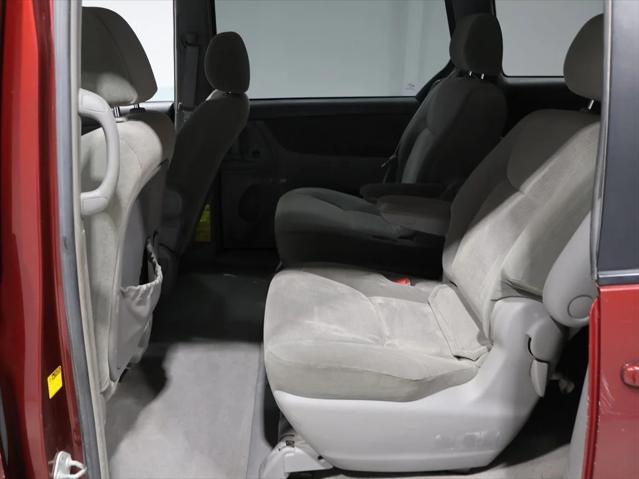 used 2004 Toyota Sienna car, priced at $4,000