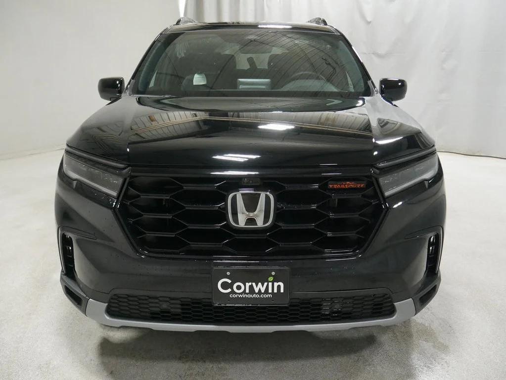 new 2025 Honda Pilot car, priced at $51,375