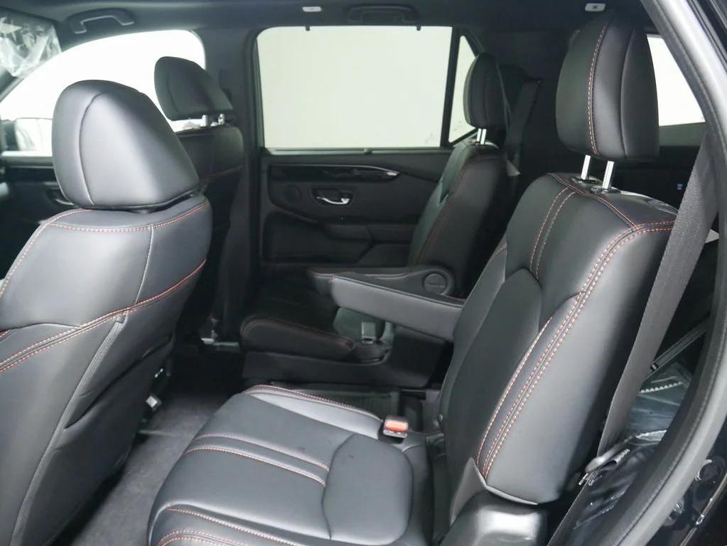 new 2025 Honda Pilot car, priced at $51,375