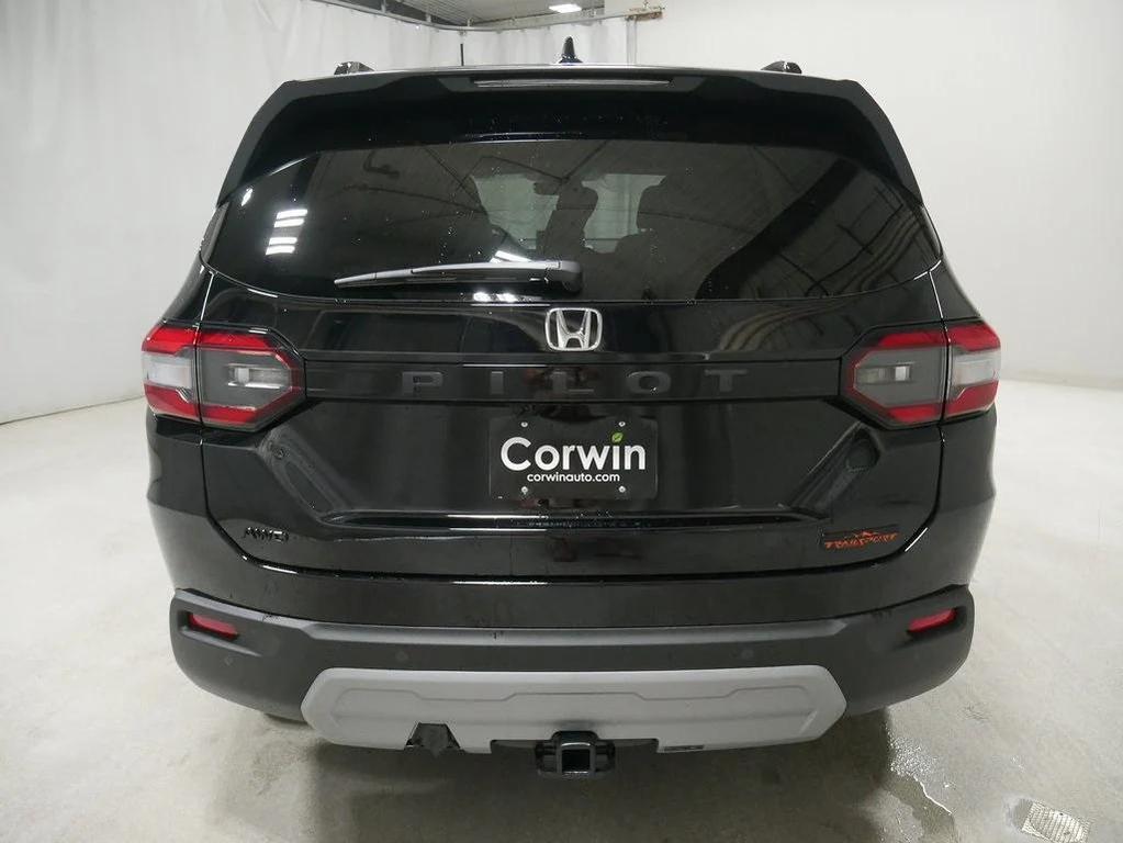 new 2025 Honda Pilot car, priced at $51,375