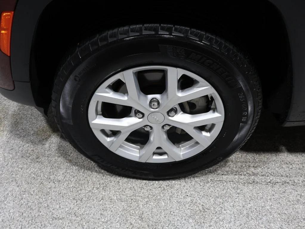 used 2023 Jeep Grand Cherokee car, priced at $29,900
