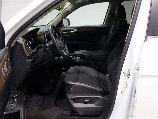 used 2024 Volkswagen Atlas car, priced at $33,300