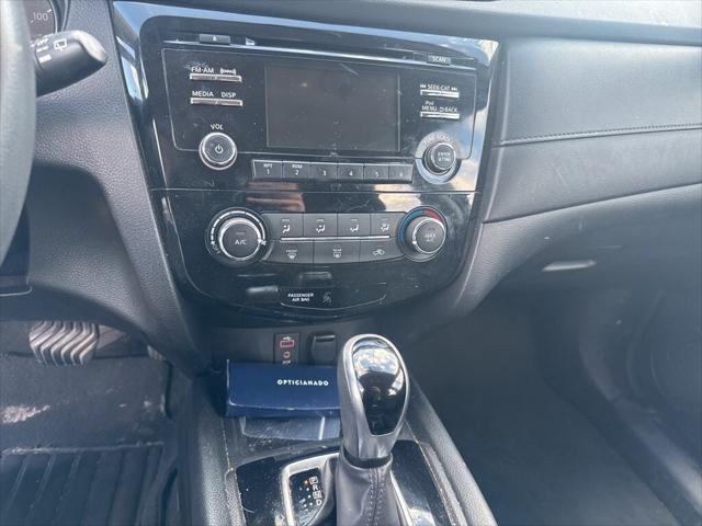 used 2017 Nissan Rogue car